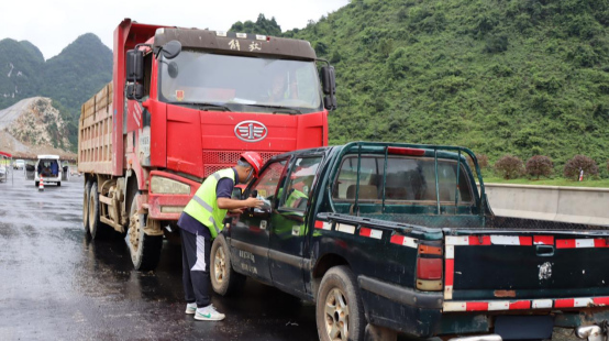 广西岳圩口岸联线公路建成通车，打通跨境运输新通道，助力区域经济发展