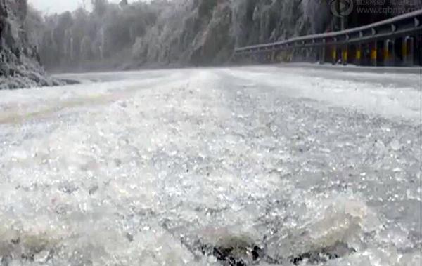 雨雪大降温来袭，如何应对周五夜间至周六的严峻天气挑战？