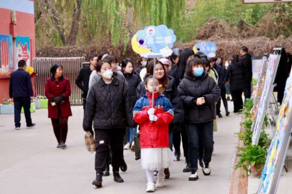 临汾市解放路小学，家校携手，双向奔赴共绘育人蓝图