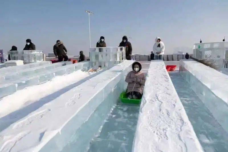 长春奇妙之旅，米雪漂流与冰滑梯的浪漫冒险