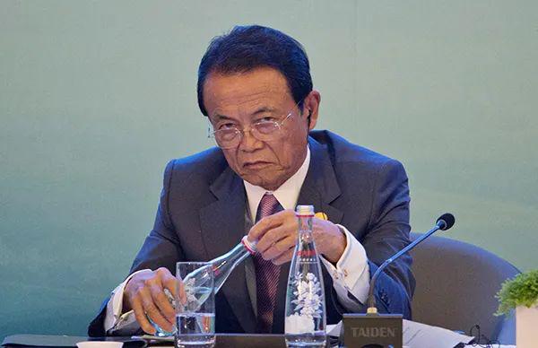 麻生太郎的孩子，成长轨迹与未来展望