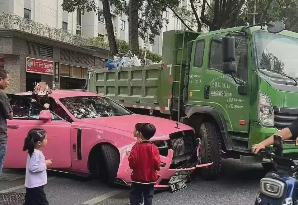 劳斯莱斯女车主否认炒作背后的真相，深度反思与探讨