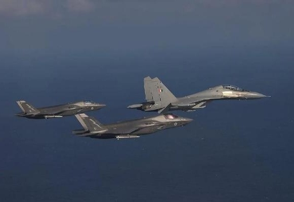 F16与苏35，空中对决的挑战